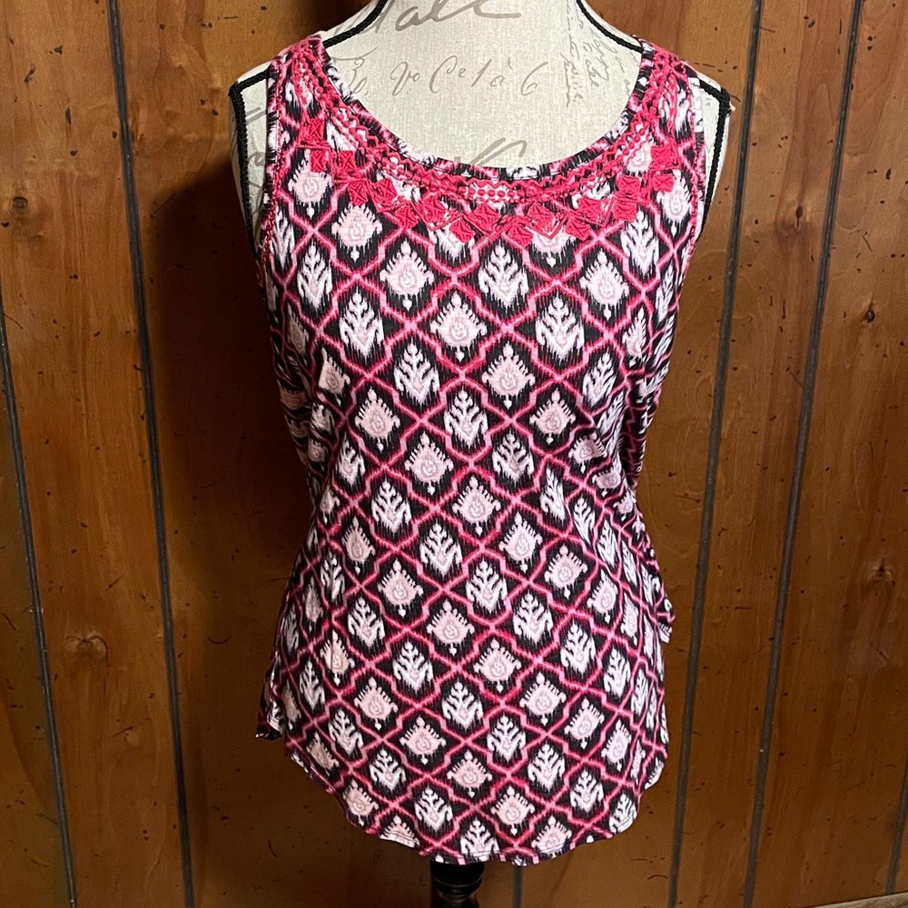 SALE, Lucky Sleeveless Shirt, Brand New Size Medium